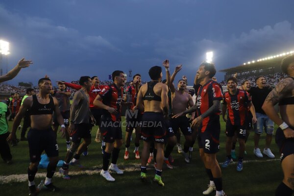 Versus / Nada es para siempre: Cerro corta con la "maldición" en el clásico más de tres años después