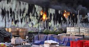 La Nación / Incendio consumió parte del centro logístico de NSA
