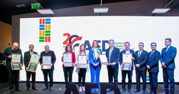 La Nación / La AFD rindió homenaje a sus expresidentes