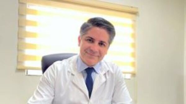 Médico jugaba fútbol con sus kapés, sufrió infarto y falleció