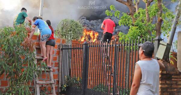 La Nación / Alertan que persiste humo residual tras incendio en Luque