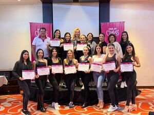 Apasionante master class “Reinas del Carnaval” con la coach de misses Paola Hermann
