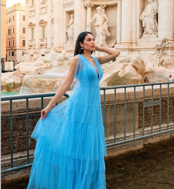 Popular / Así posó esta Miss y abogada por los lugares más lindos de Roma