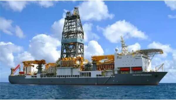 Petrolera de Brasil anuncia el mayor descubrimiento de crudo y gas en 25 años - Mundo - ABC Color