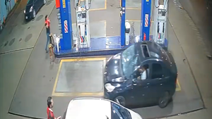 Buscan al “Loco del Volante” que atropelló a un grupo de personas