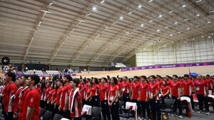 El Team Paraguay ahora usa uniforme colo'o y llamó la atención del rollo