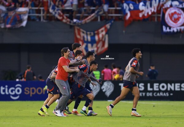 Versus / ¡El jugador de Cerro que mandó callar a la hinchada de Olimpia!