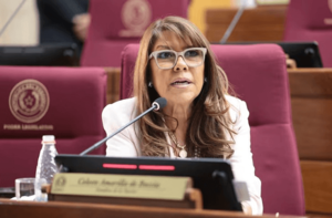 Oposición busca pruebas para destituir a Noelia Cabrera - Noticiero Paraguay