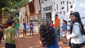 Bioescuela construida con barro, arte, amor y comunidad en Areguá