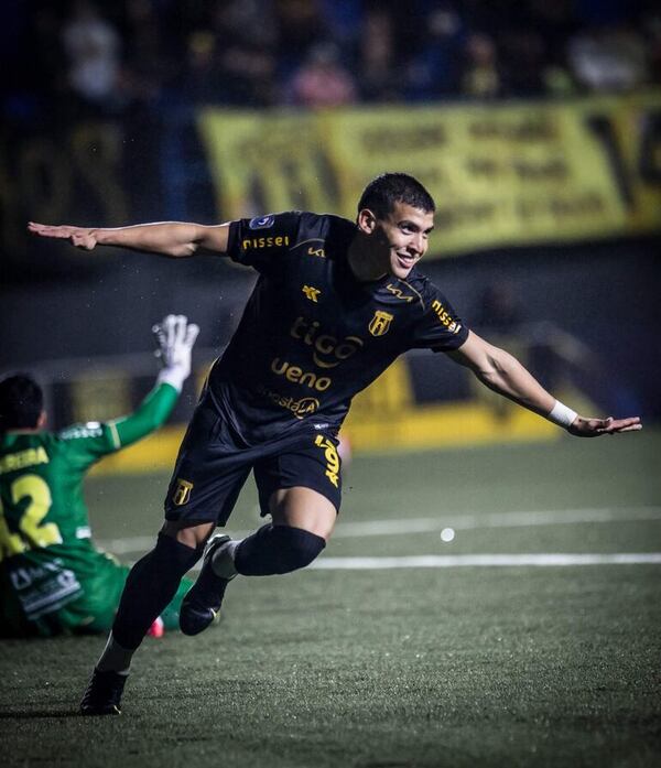 Guaraní derrotó a Recoleta 3-2 y   se arrima a la punta - Fútbol - ABC Color