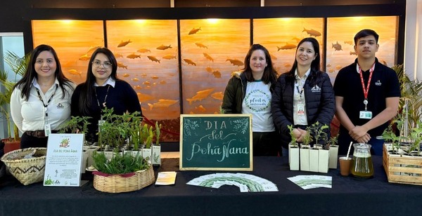 Conmemoraron el Día Nacional del Pohã Ñana con la entrega de plantines producidos en Tekotopa