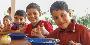 Hambre Cero: Un año del programa que revolucionó la educación escolar y la vida en las comunidades • PARAGUAY TV