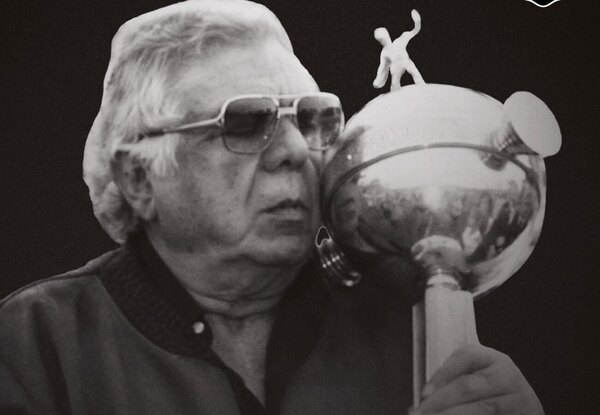 Versus / El mensaje hasta el cielo de Olimpia a Osvaldo Domínguez Dibb