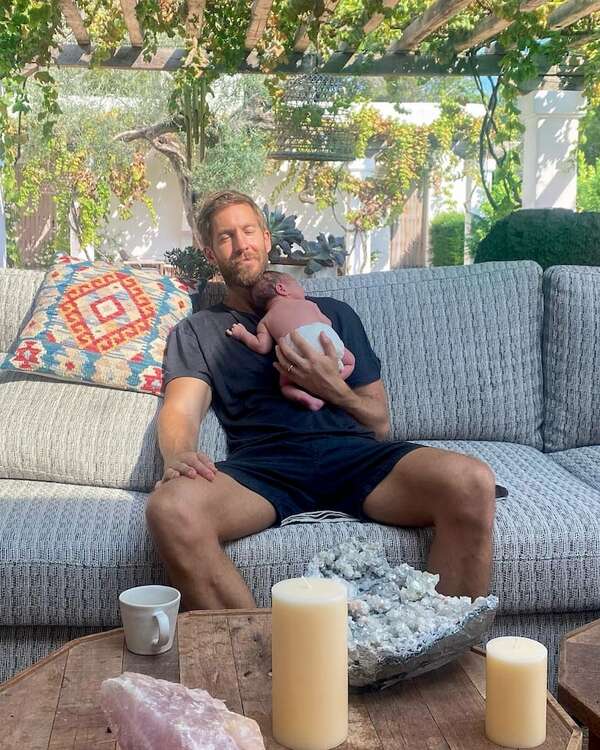 Calvin Harris ya tiene a Micah en sus brazos - Gente - ABC Color