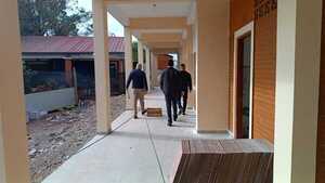 Autoridades municipales de Encarnación supervisan avance de obras en instituciones educativas
