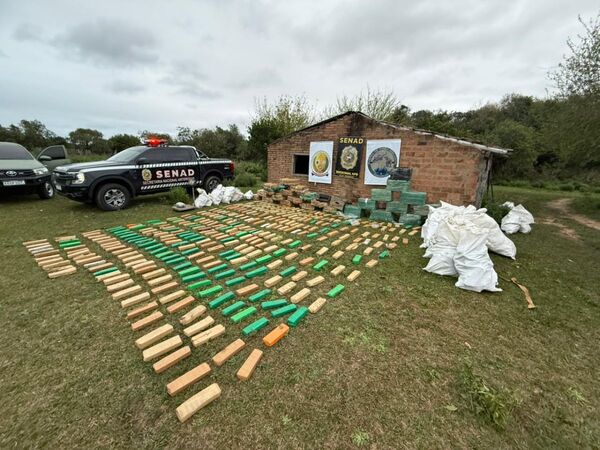 Senad incauta m谩s de 1.200 kilos de marihuana en 脩eembuc煤