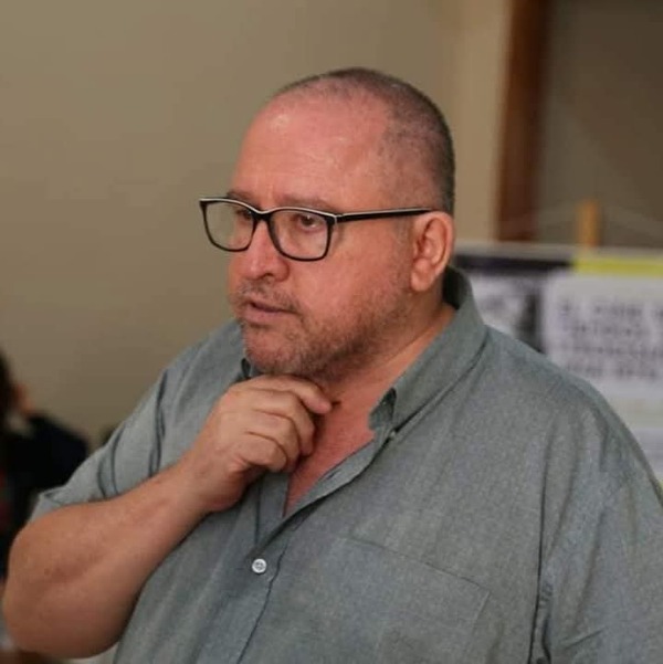Popular / Manuel Cuenca denuncia mala praxis de veterinaria: “Le mataron a mi perro”
