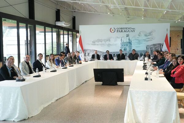 Peña presidió reunión del CONAE, recordó al diputado Derlis Rodríguez y ratificó respaldo a su equipo