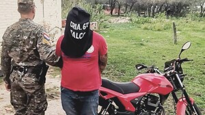 Motobolt llevó bajo engaños a orillas del río Paraguay a una chica e intentó abusar de ella