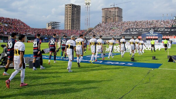 Olimpia pide raje de jefes arbitrales y VAR por sentirse "manoseado" en el Clásico