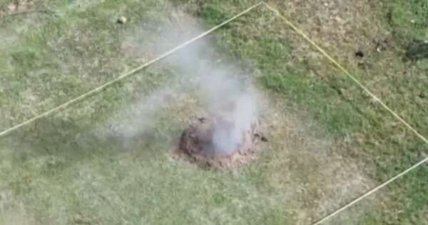 La Nación / Detonaron segunda antigua bomba que fue hallada en Concepción