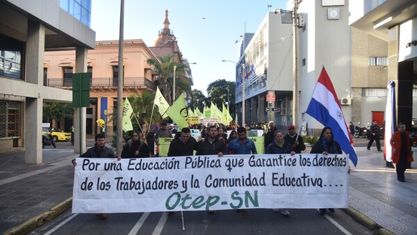 Gremio docente anuncia movilización contra burocracia, recortes y sobrecarga laboral