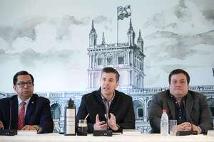 Peña defiende a “banco amigo” y califica de mentira el direccionamiento de fondos del IPS - Política - ABC Color