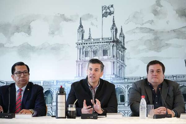 Peña defiende a “banco amigo” y califica de mentira el direccionamiento de fondos del IPS - Política - ABC Color