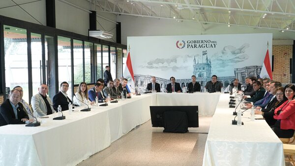Peña reclama reajuste de precios de productos por caída del dólar