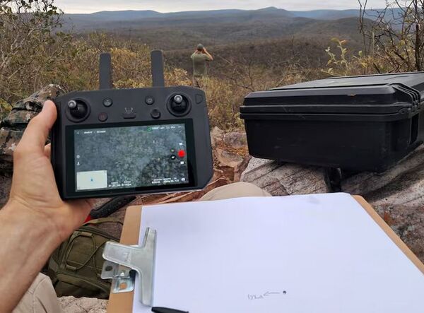Popular / Le realizaron la prueba de parafina a extranjero que estaba con karai desaparecido en el Cerro León