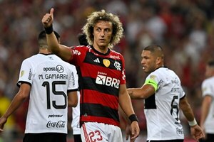 Versus / El impensado nuevo destino del brasileño David Luiz