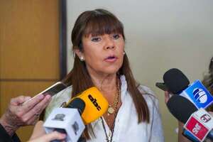 Celeste Amarilla dice que no cederá ante jugada cartista, pero pérdida de investidura de Cabrera es improbable - Política - ABC Color