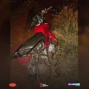 CAMBYRETÁ: HALLAN MOTOCICLETA ROBADA EN TERRENO BALDÍO - «TVS DIGITAL»