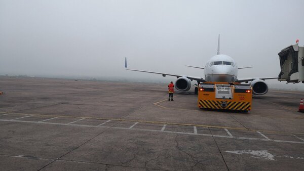 Intensa neblina obliga a desviar y cancelar vuelos en el aeropuerto Silvio Pettirossi