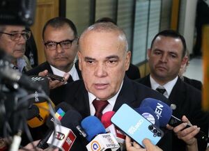 Supuestos casos de nepotismo forman parte de una interna entre liberales, afirma titular del Congreso