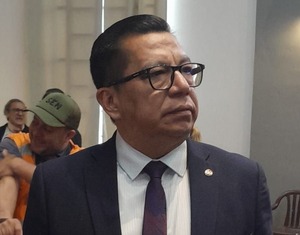 Ministro rechaza críticas sobre bloqueo de tarjetas de adultos mayores - Portal Digital Cáritas Universidad Católica
