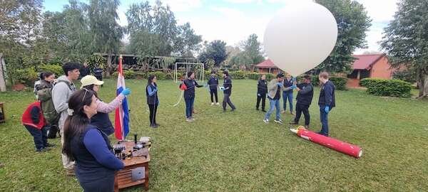 San Ignacio: universitarios de Itapúa lanzan globo estratosférico con microplásticos para estudiar comportamiento - Nacionales - ABC Color