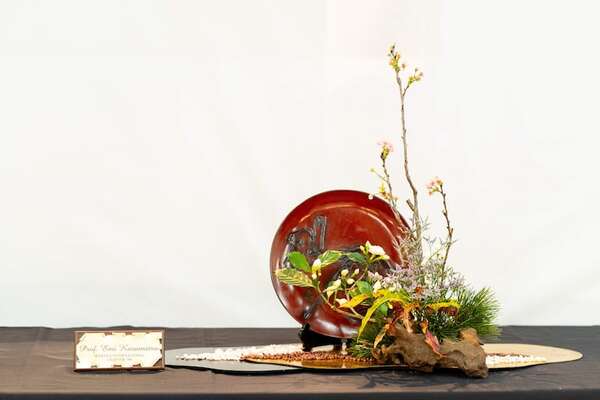 Ikebana, el arte japonés del arreglo floral protagoniza una nueva muestra en el CPJ - Cultura - ABC Color