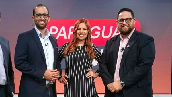 Feryi, Toto y Os le dieron la “bienvenida” a otra cronista