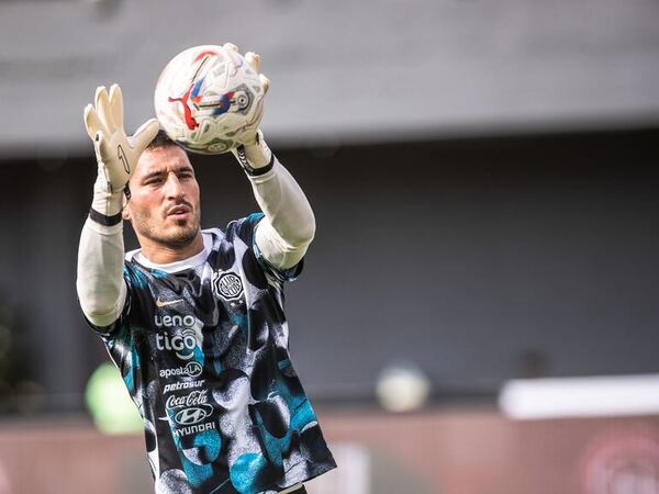 Atención Olimpia: Gastón Olveira no pudo terminar el entrenamiento - Olimpia - ABC Color
