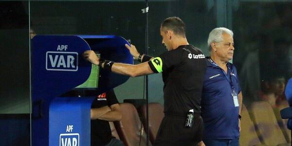 "Correcta decisión", he'i la APF después de analizar las jugadas polémicas del clásico
