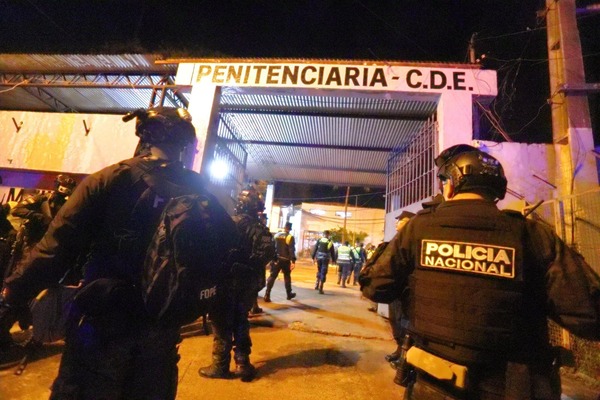Temor e incertidumbre en escuelas cercanas a la penitenciaría por operativo de traslado de reclusos - ADN Digital