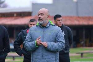 Miguel Cristaldo, tercer técnico de Fernando de la Mora - Fútbol de Intermedia - ABC Color