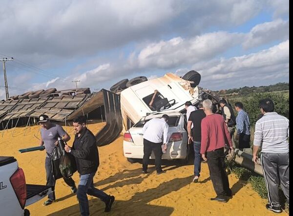 Popular / Tres finados dejó un terrible accidente de tránsito en la zona de Arroyos y Esteros