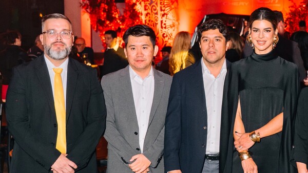 Garden inaugura showroom de Chery y presenta T8 Pro-Híbrido