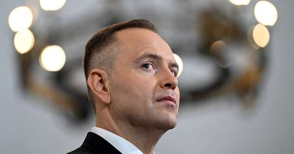 La Nación / Karol Nawrocki promete luchar por “una Polonia soberana” al asumir la presidencia