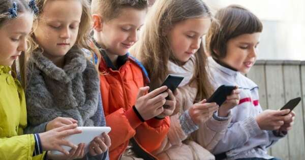 La Nación / Exceso de pantallas aumentaría riesgo cardiometabólico en niños