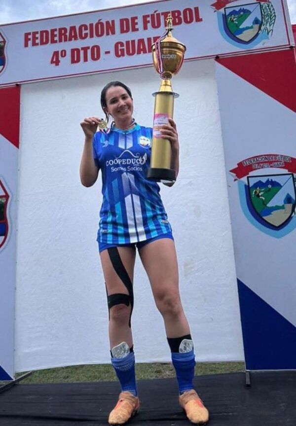 Joven loreteña se consagra campeona en fútbol femenino nacional - Concepción al Día