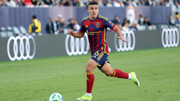 Versus / ¡Braian Ojeda reconfirma su buen andar con otro golazo!