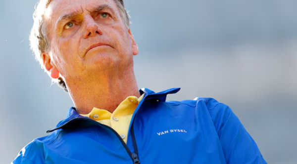 Defensa de Bolsonaro pide revocar prisión domiciliaria y denuncia “censura”